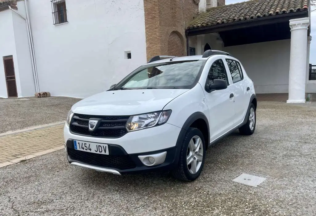 Photo 1 : Dacia Sandero 2015 Essence