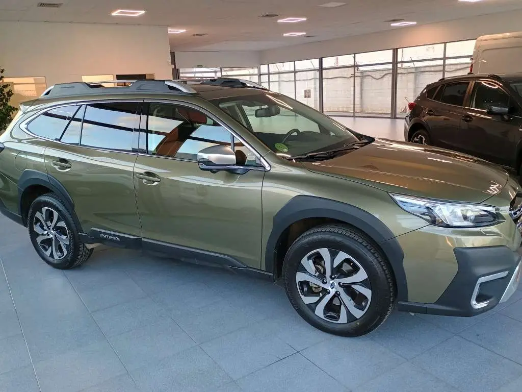 Photo 1 : Subaru Outback 2023 Petrol