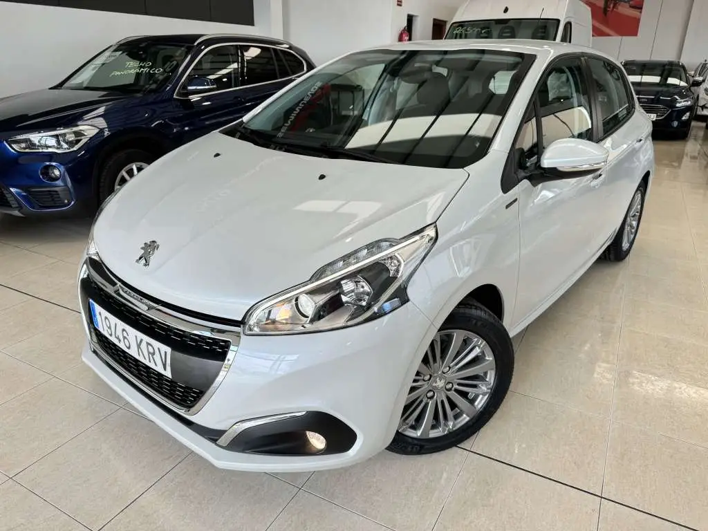 Photo 1 : Peugeot 208 2018 Petrol