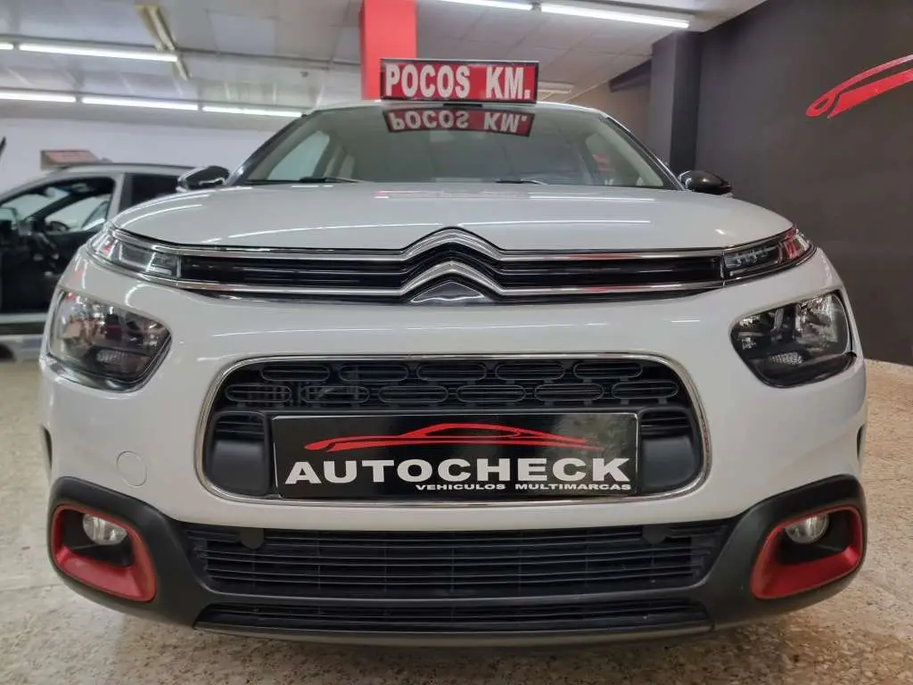 Photo 1 : Citroen C4 2019 Essence