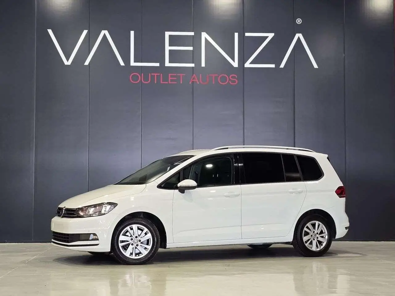 Photo 1 : Volkswagen Touran 2020 Essence