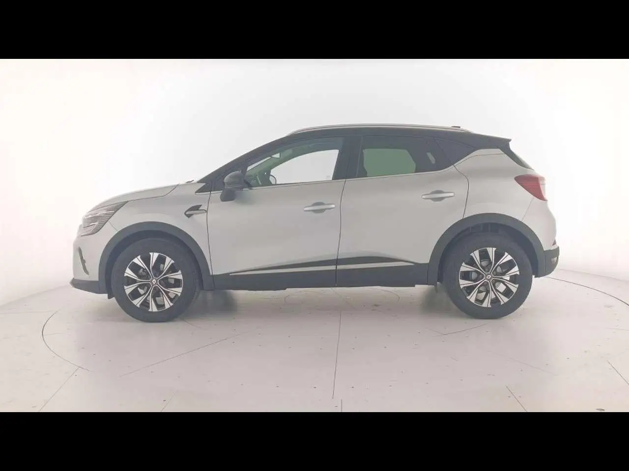 Photo 1 : Renault Captur 2023 Petrol