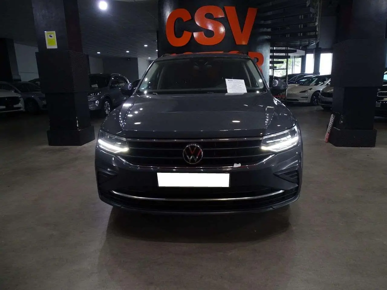 Photo 1 : Volkswagen Tiguan 2021 Essence