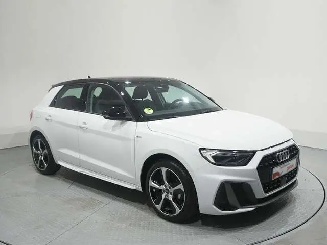 Photo 1 : Audi A1 2024 Petrol