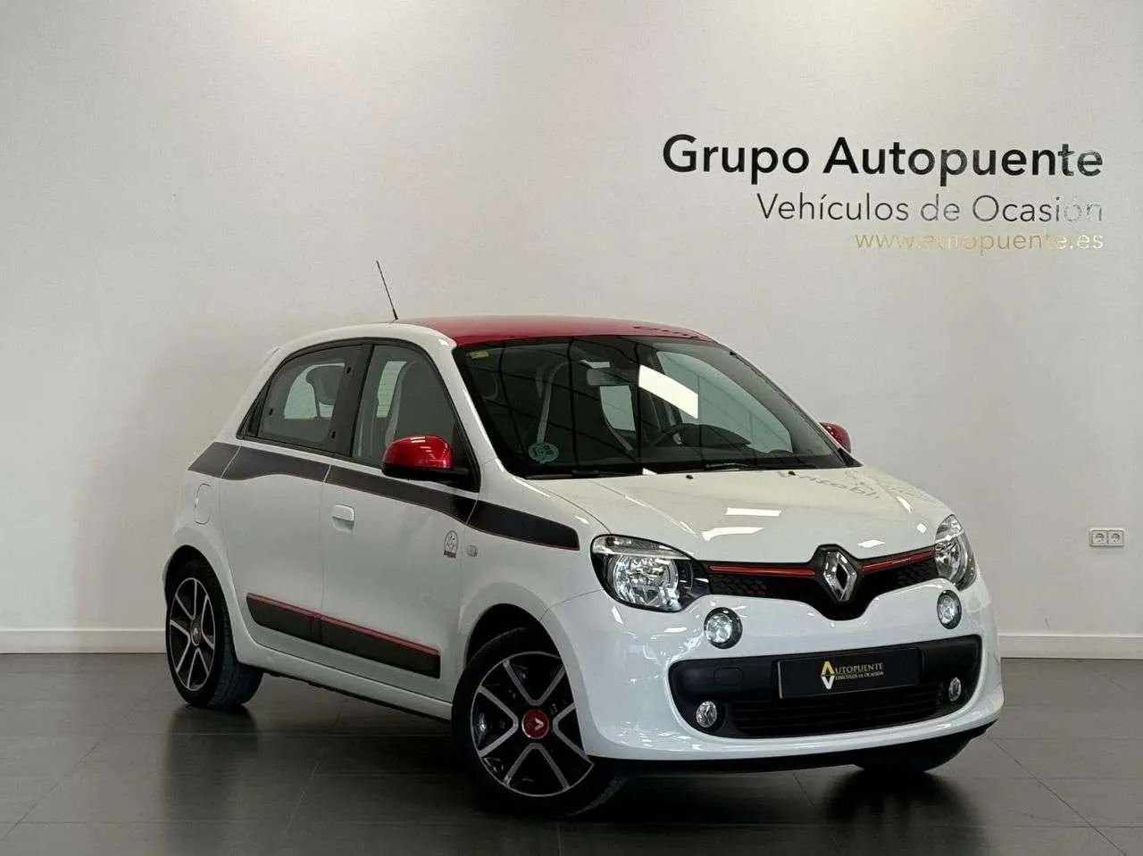 Photo 1 : Renault Twingo 2015 Essence