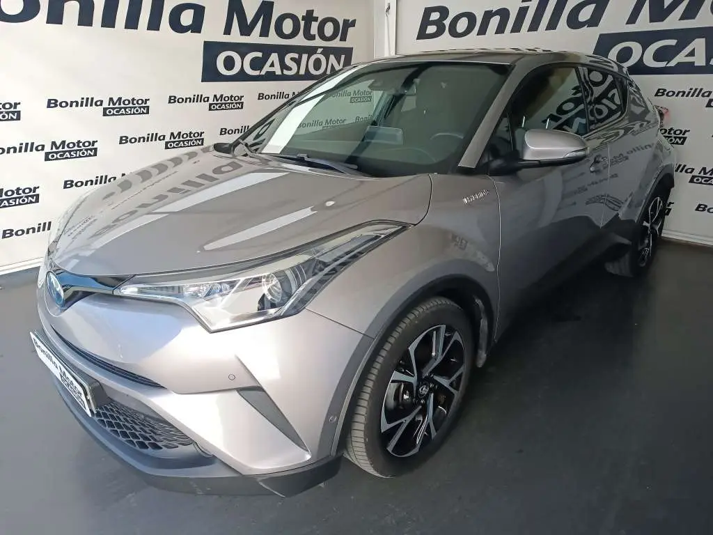 Photo 1 : Toyota C-hr 2019 Petrol