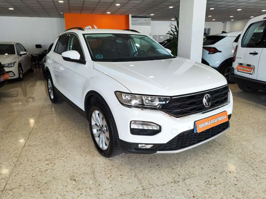 Photo 1 : Volkswagen T-roc 2021 Essence