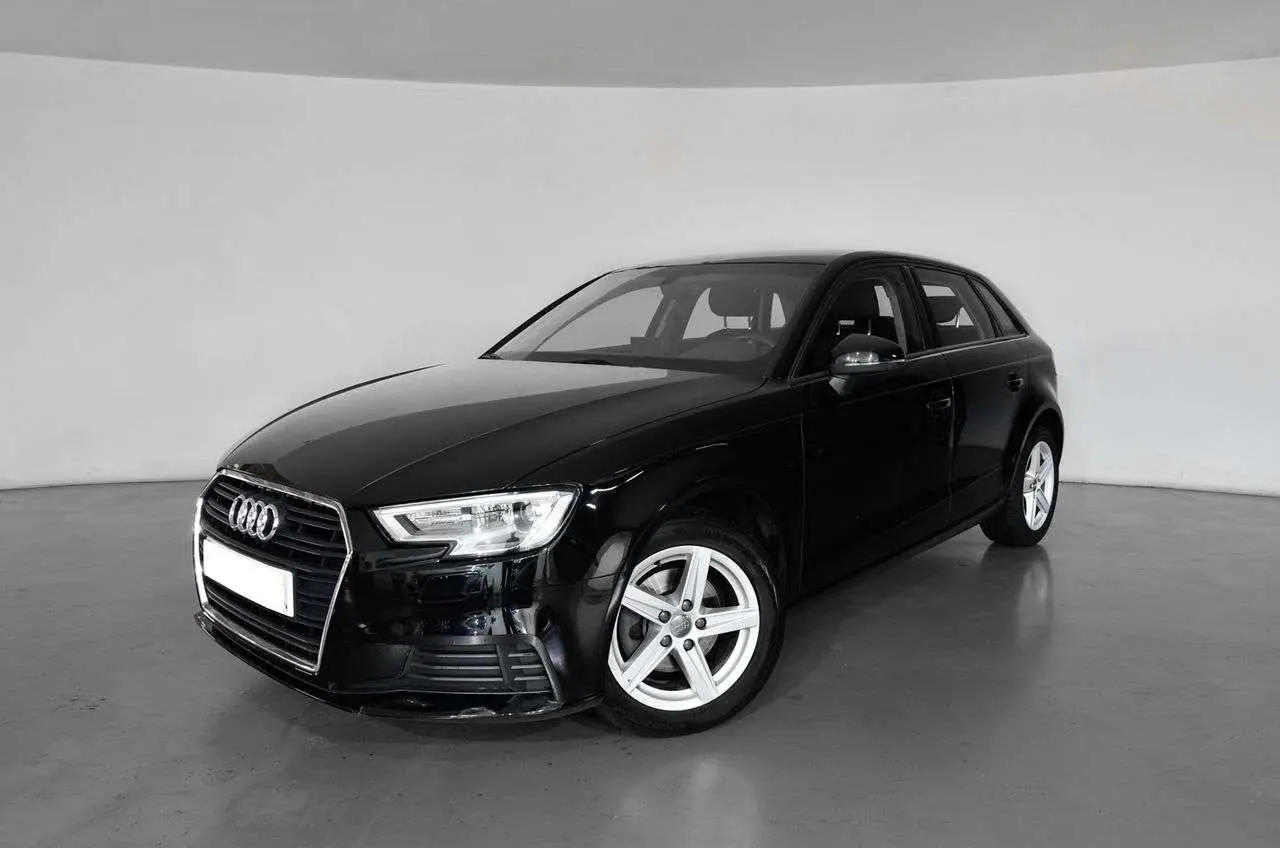 Photo 1 : Audi A3 2018 Diesel