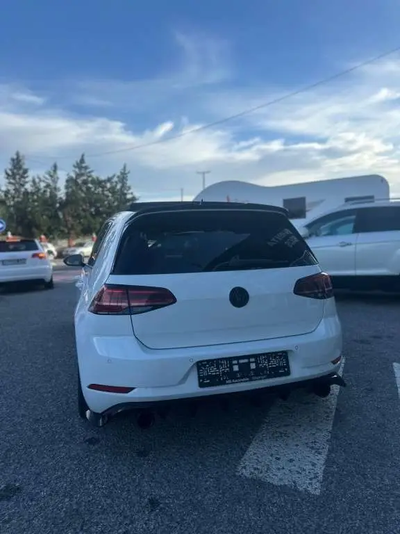 Photo 1 : Volkswagen Golf 2019 Essence