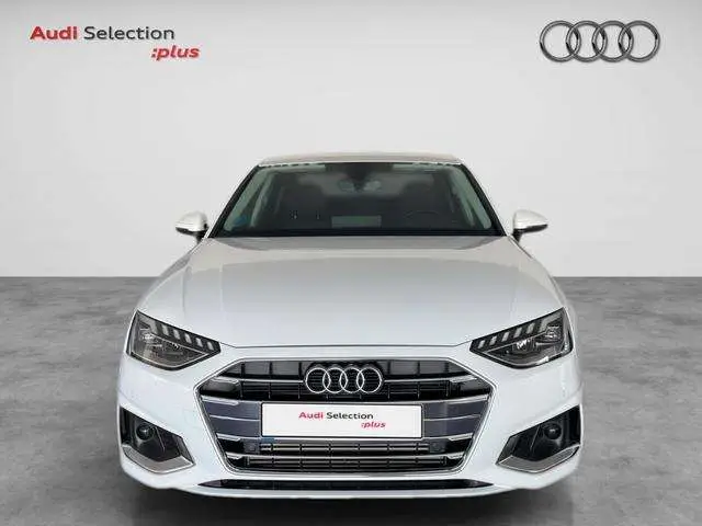 Photo 1 : Audi A4 2023 Petrol