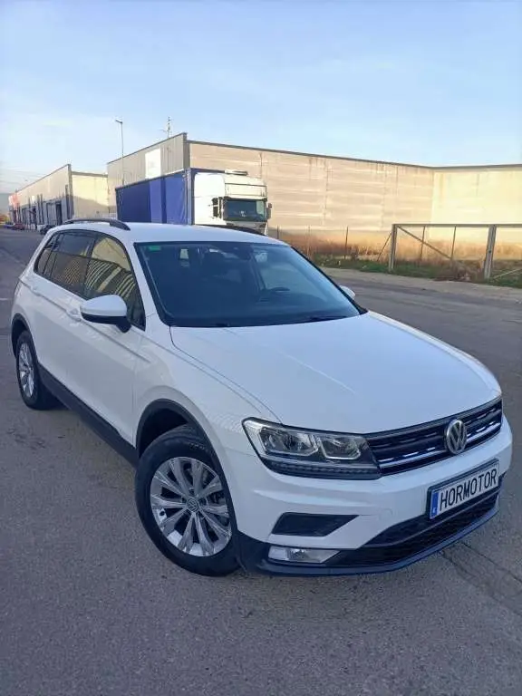 Photo 1 : Volkswagen Tiguan 2017 Petrol