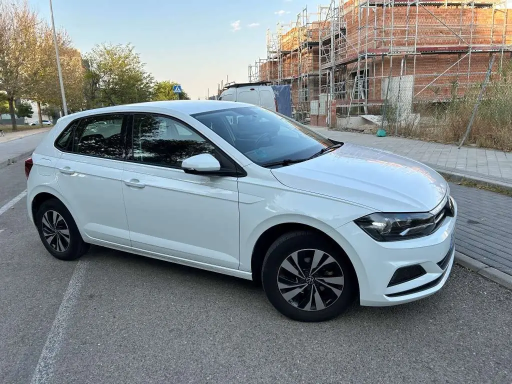 Photo 1 : Volkswagen Polo 2021 Essence