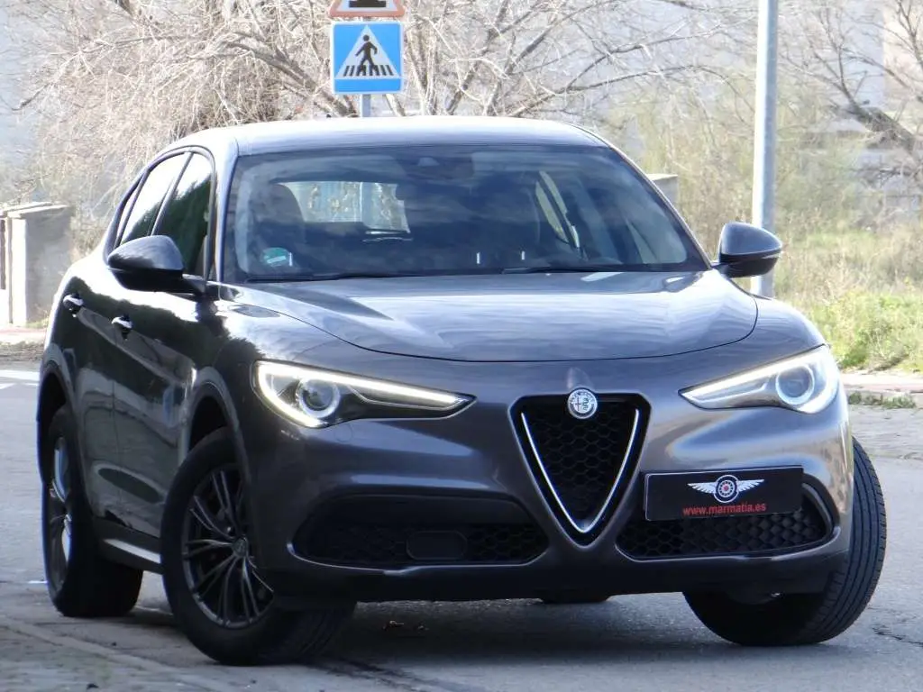 Photo 1 : Alfa Romeo Stelvio 2018 Petrol