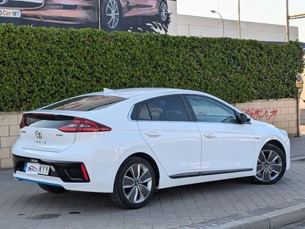 Photo 1 : Hyundai Ioniq 2019 Hybride