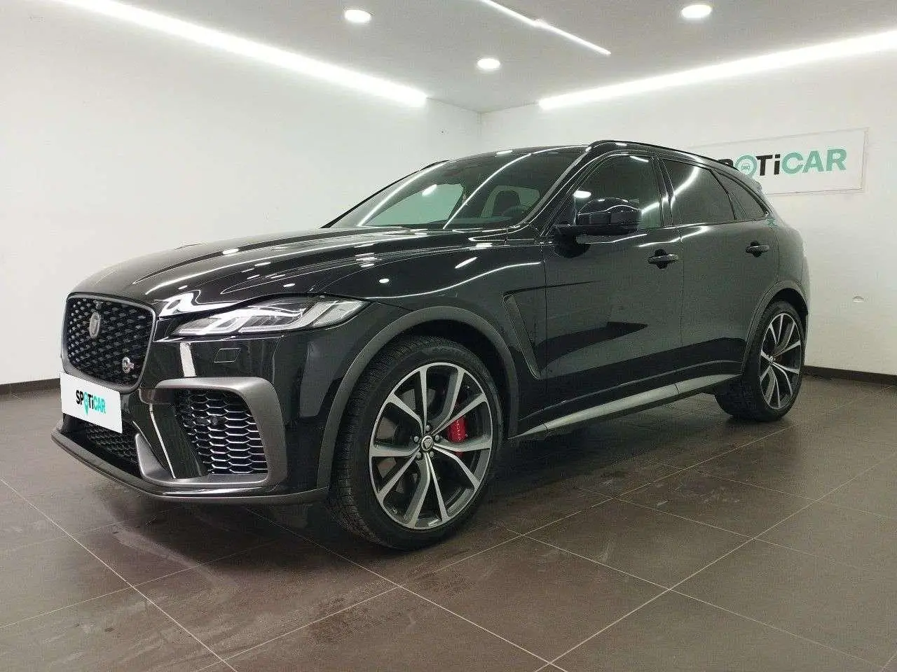 Photo 1 : Jaguar F-pace 2021 Essence