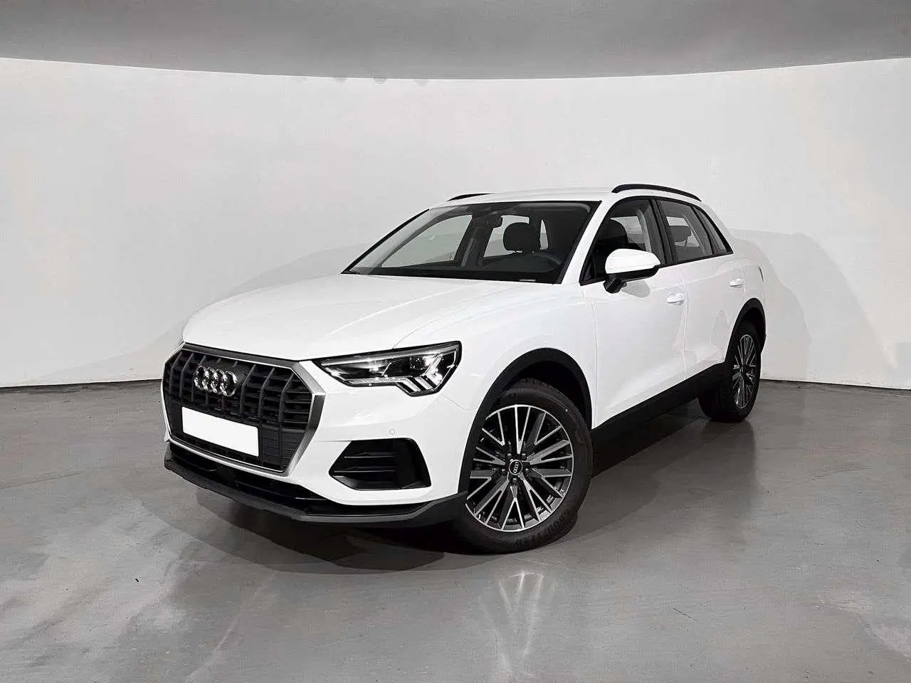 Photo 1 : Audi Q3 2024 Essence