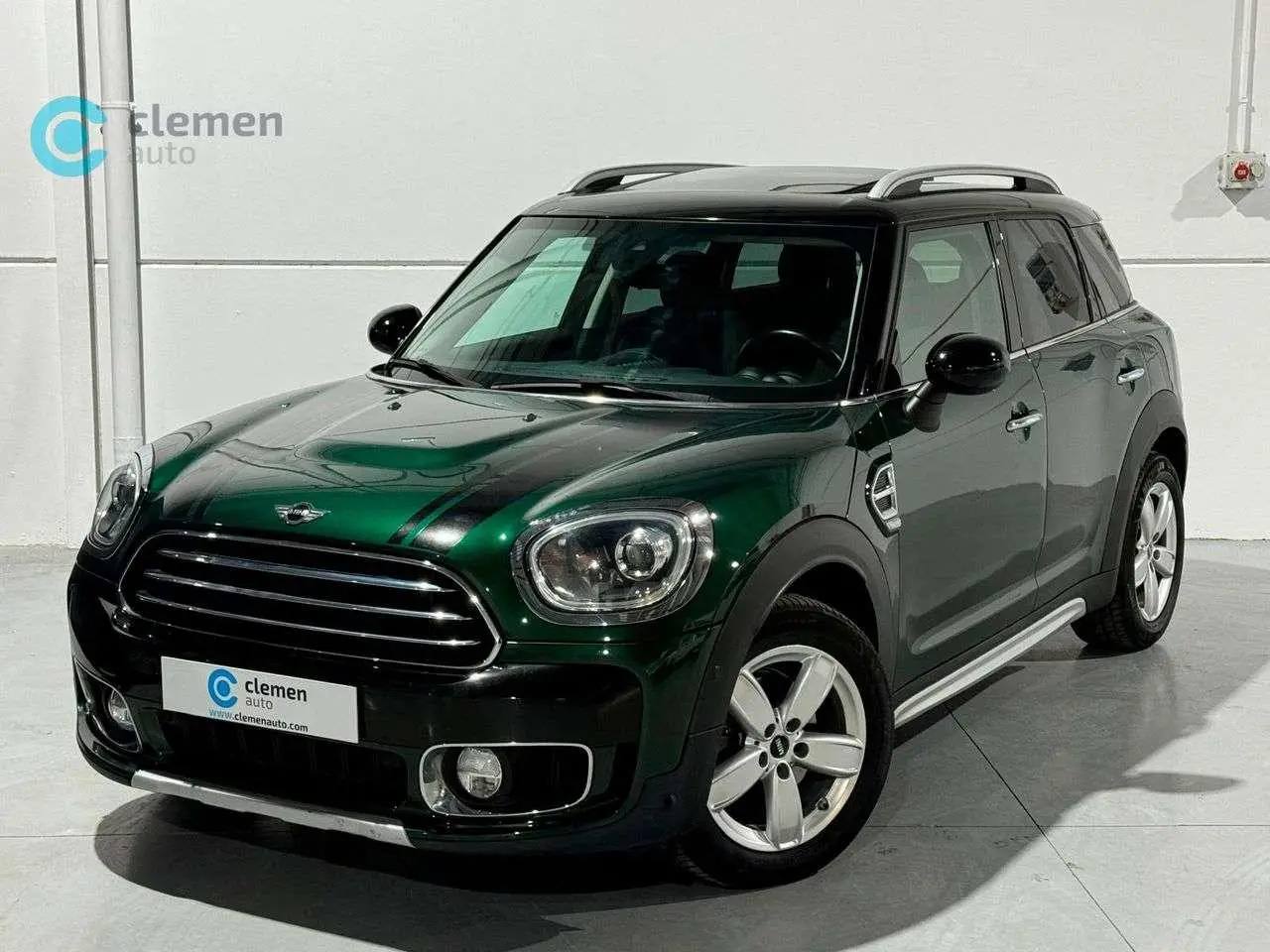 Photo 1 : Mini Cooper 2017 Petrol