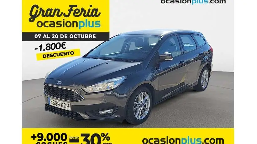 Photo 1 : Ford Focus 2017 Petrol