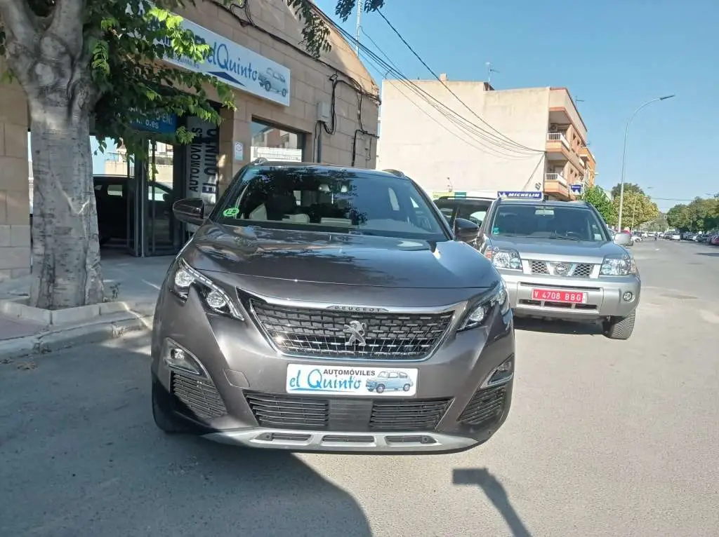 Photo 1 : Peugeot 3008 2017 Essence