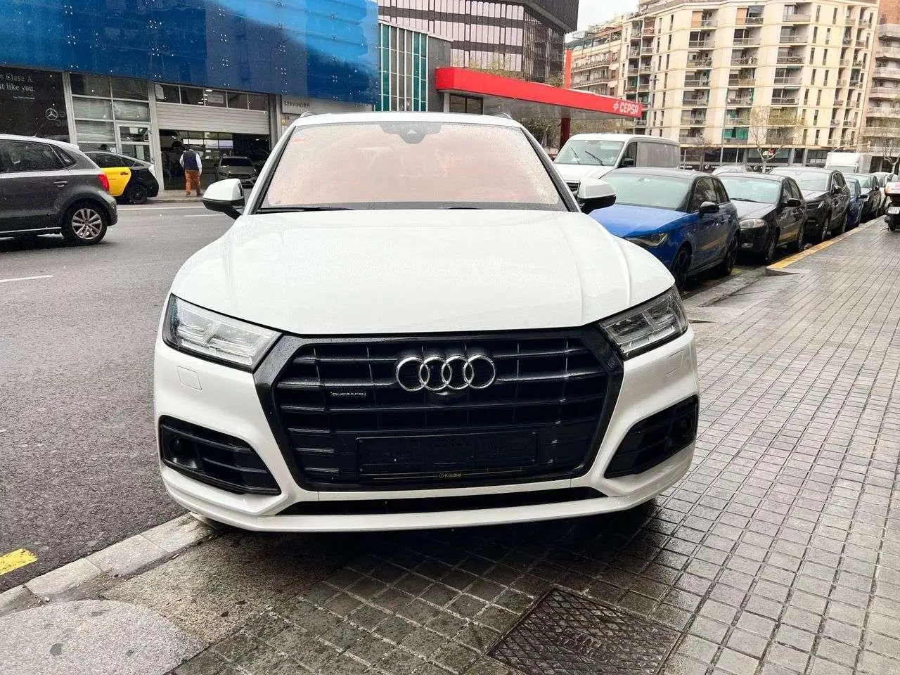 Photo 1 : Audi Q5 2017 Essence