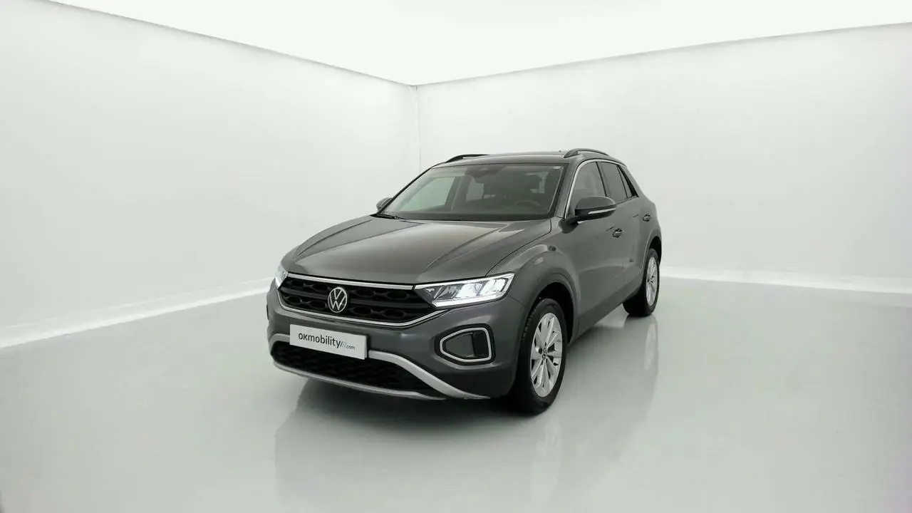 Photo 1 : Volkswagen T-roc 2023 Essence