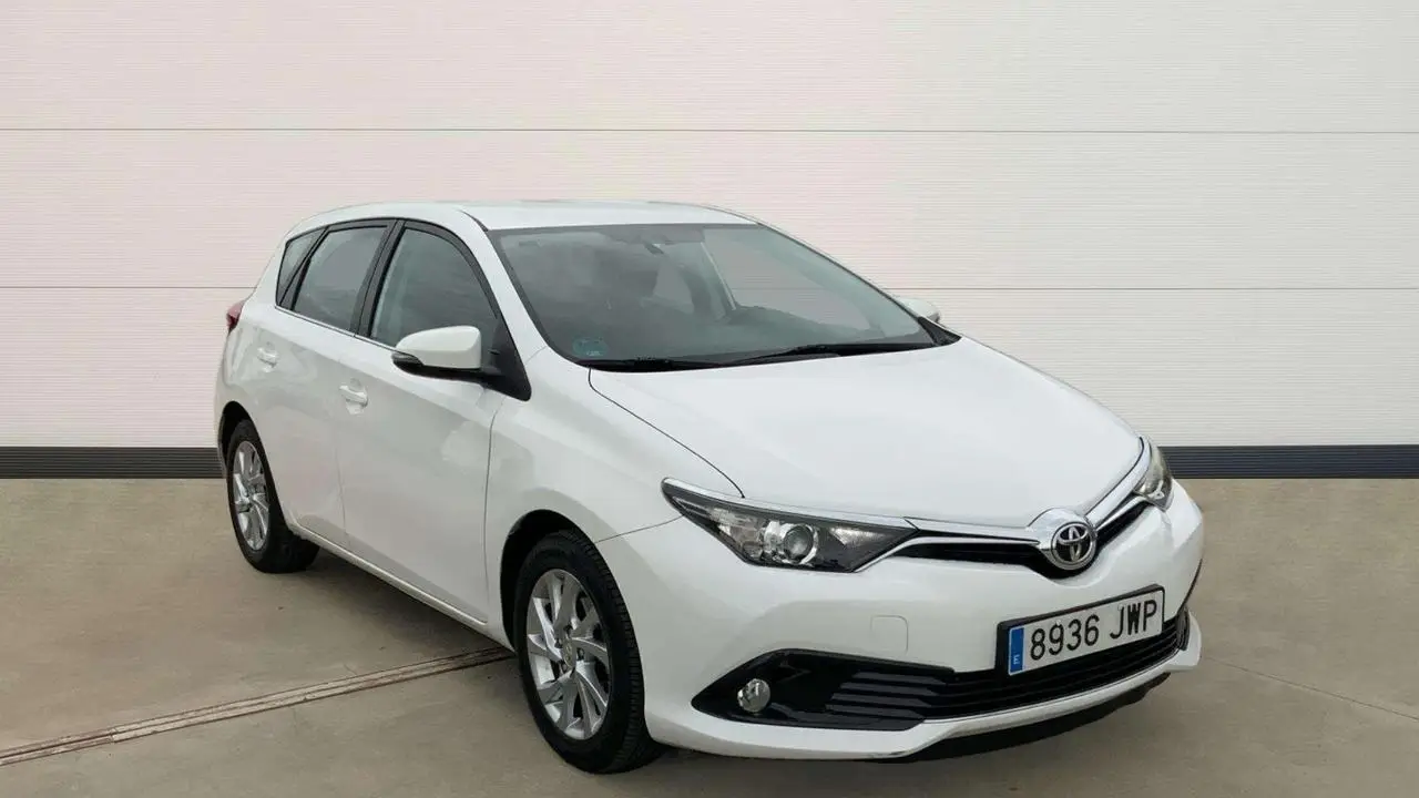 Photo 1 : Toyota Auris 2017 Petrol