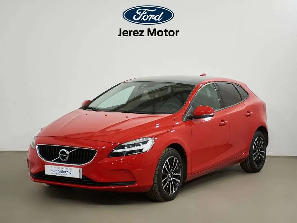 Photo 1 : Volvo V40 2018 Petrol