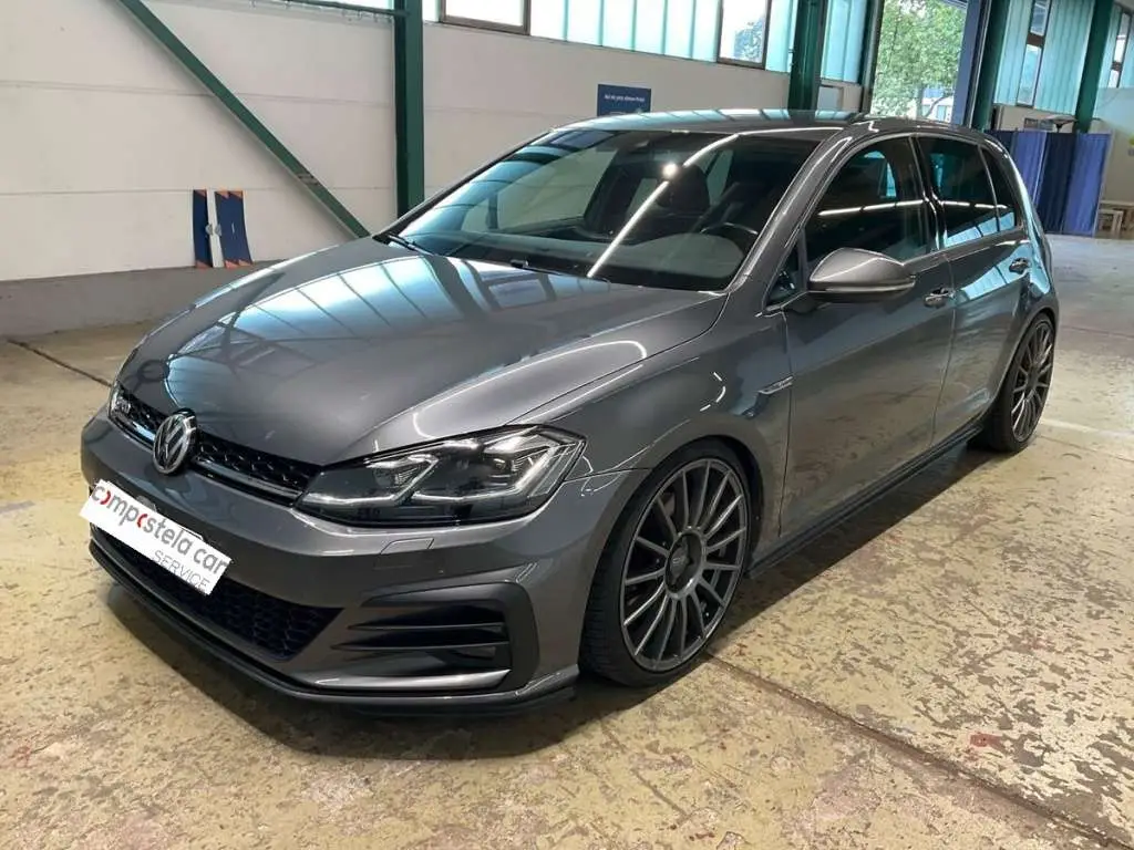 Photo 1 : Volkswagen Golf 2018 Diesel