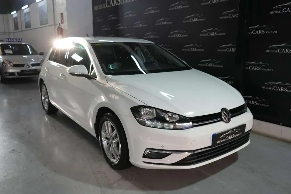 Photo 1 : Volkswagen Golf 2020 Essence