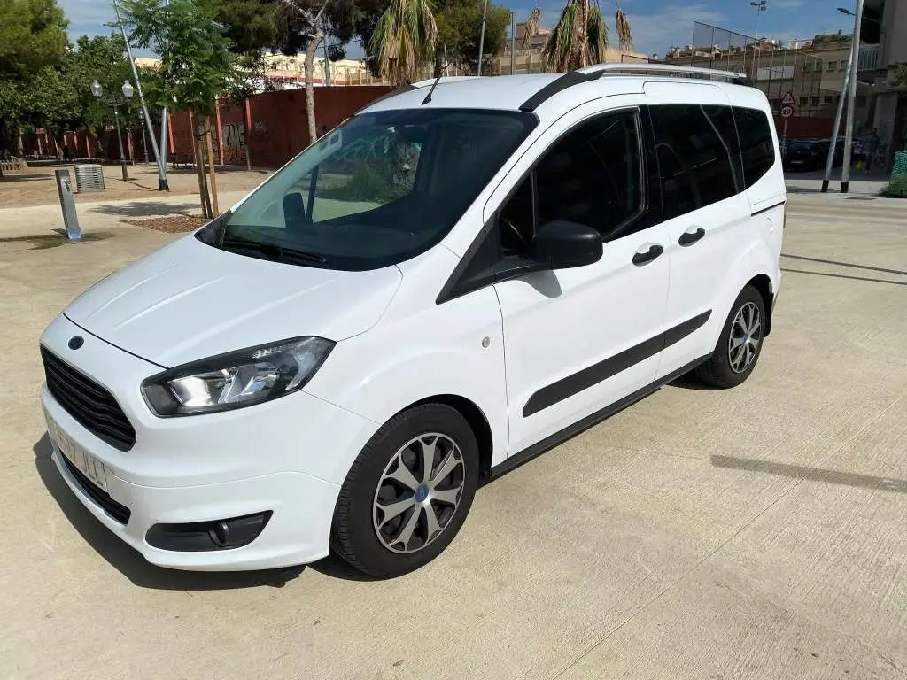 Photo 1 : Ford Tourneo 2016 Essence