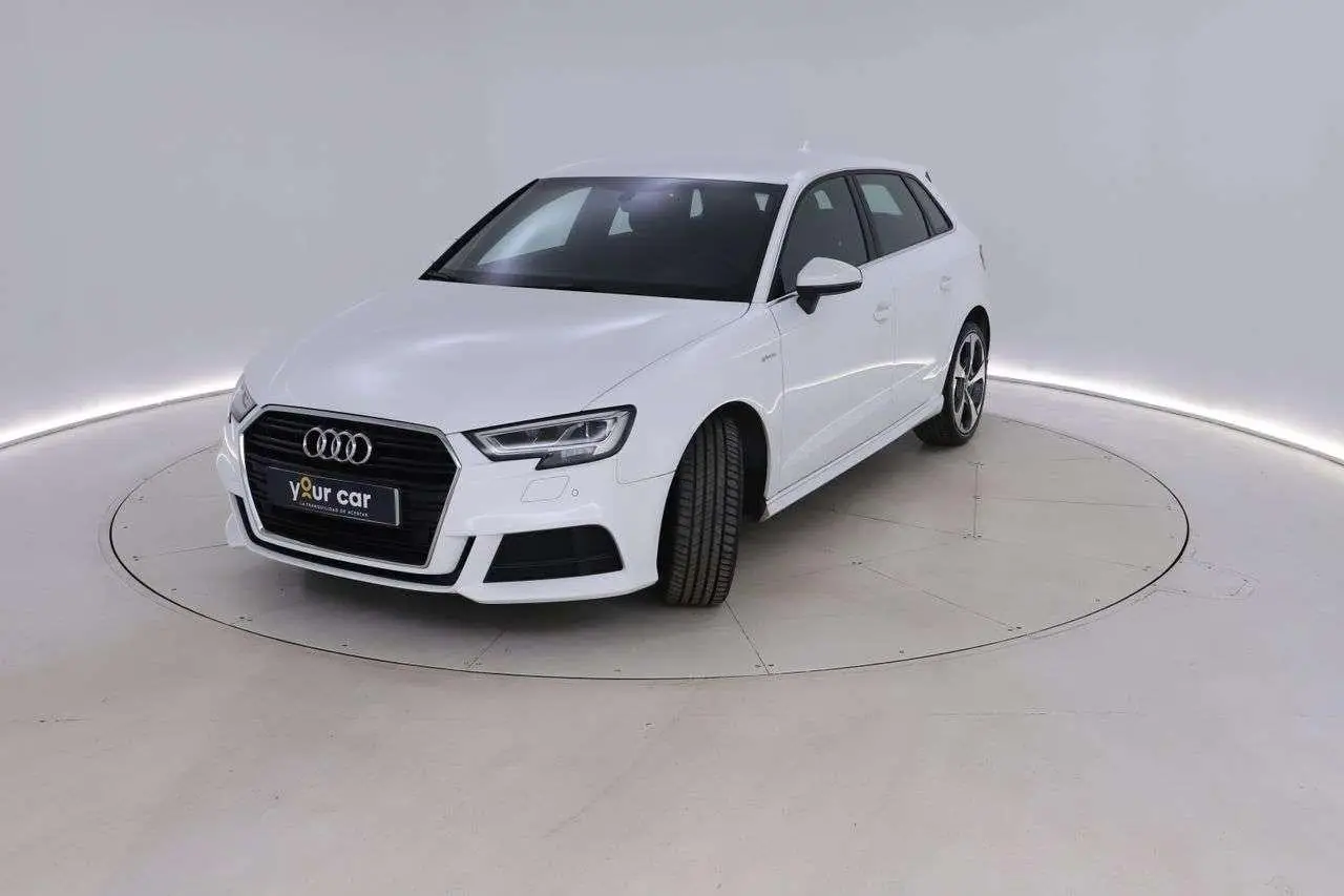 Photo 1 : Audi A3 2018 Essence