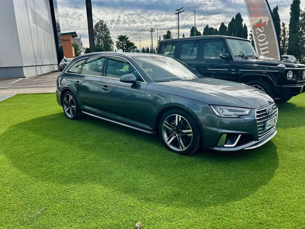 Photo 1 : Audi A4 2019 Diesel