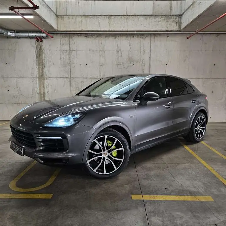 Photo 1 : Porsche Cayenne 2019 Hybride