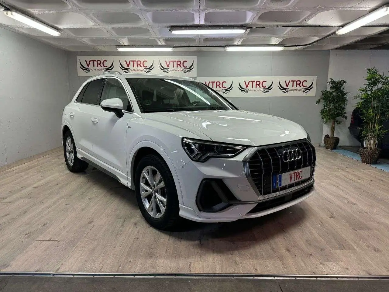 Photo 1 : Audi Q3 2019 Petrol