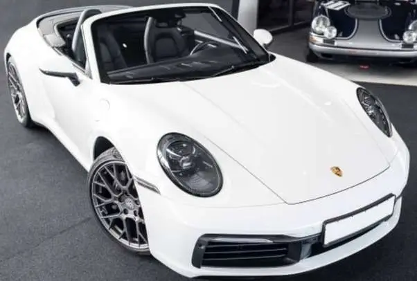 Photo 1 : Porsche 992 2020 Essence