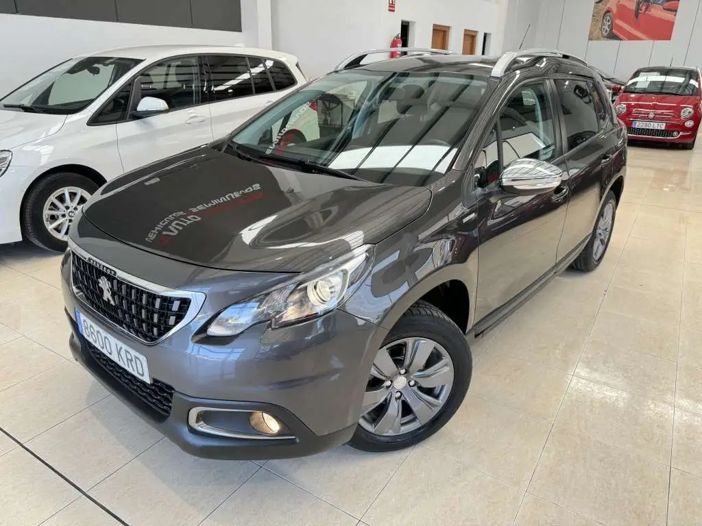 Photo 1 : Peugeot 2008 2018 Petrol