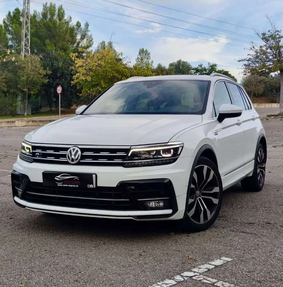 Photo 1 : Volkswagen Tiguan 2020 Essence