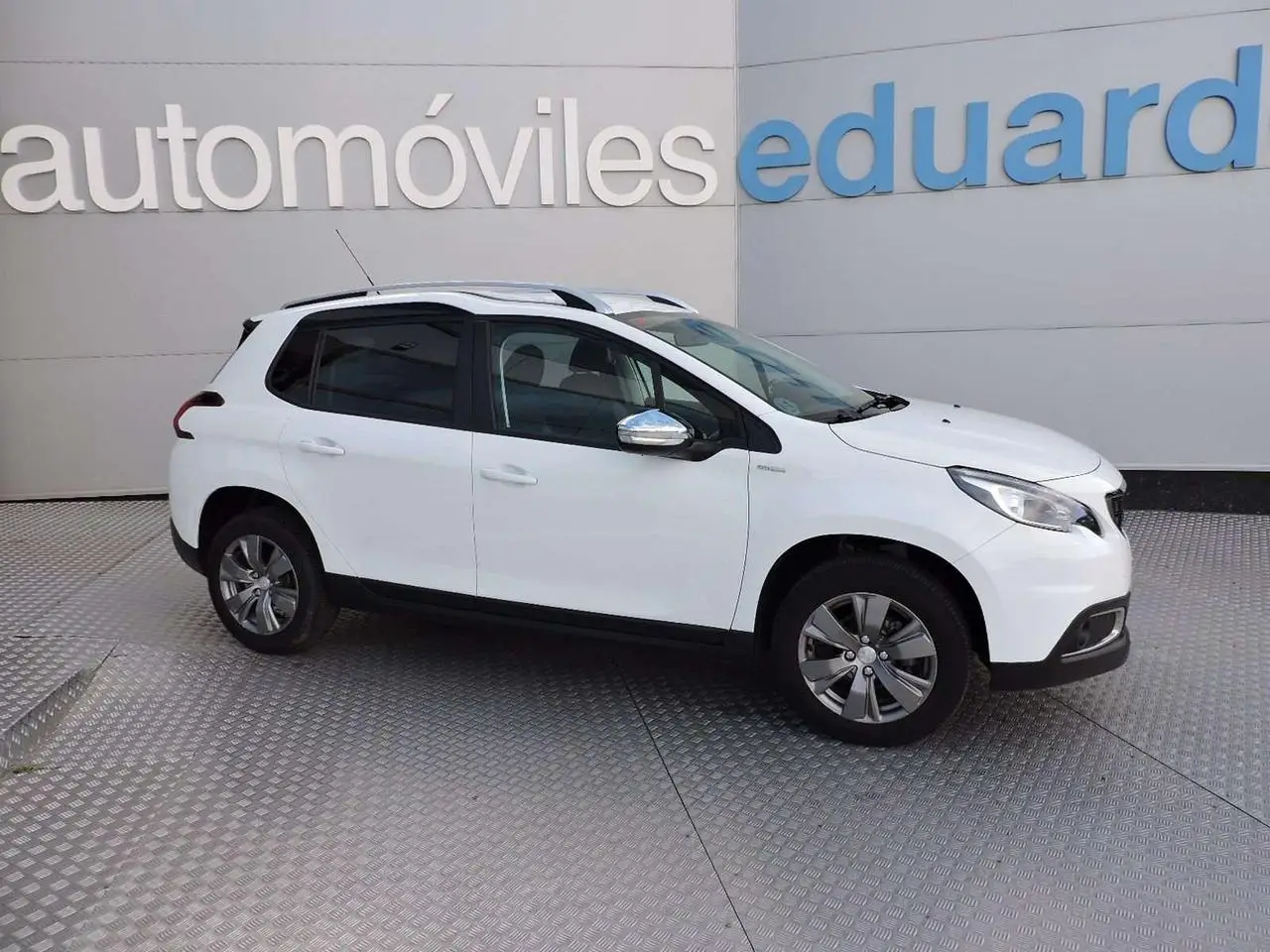 Photo 1 : Peugeot 2008 2018 Petrol