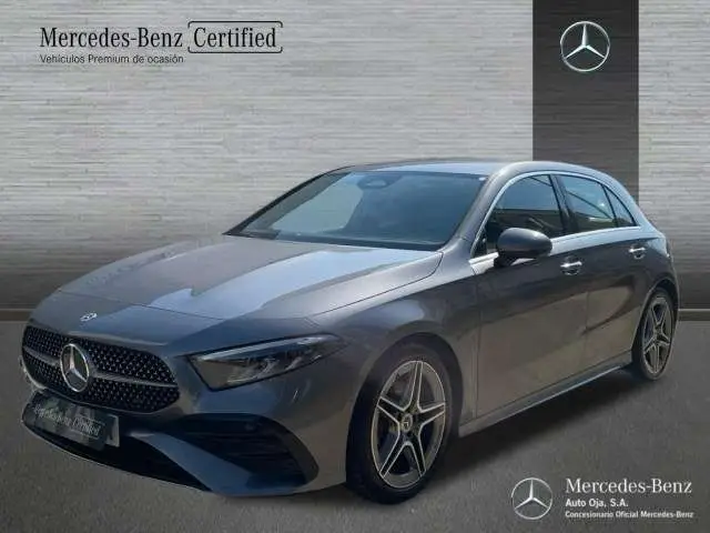 Photo 1 : Mercedes-benz Classe A 2023 Essence