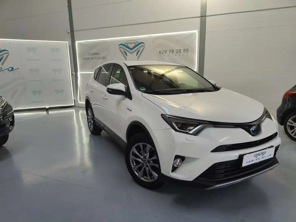 Photo 1 : Toyota Rav4 2017 Hybrid