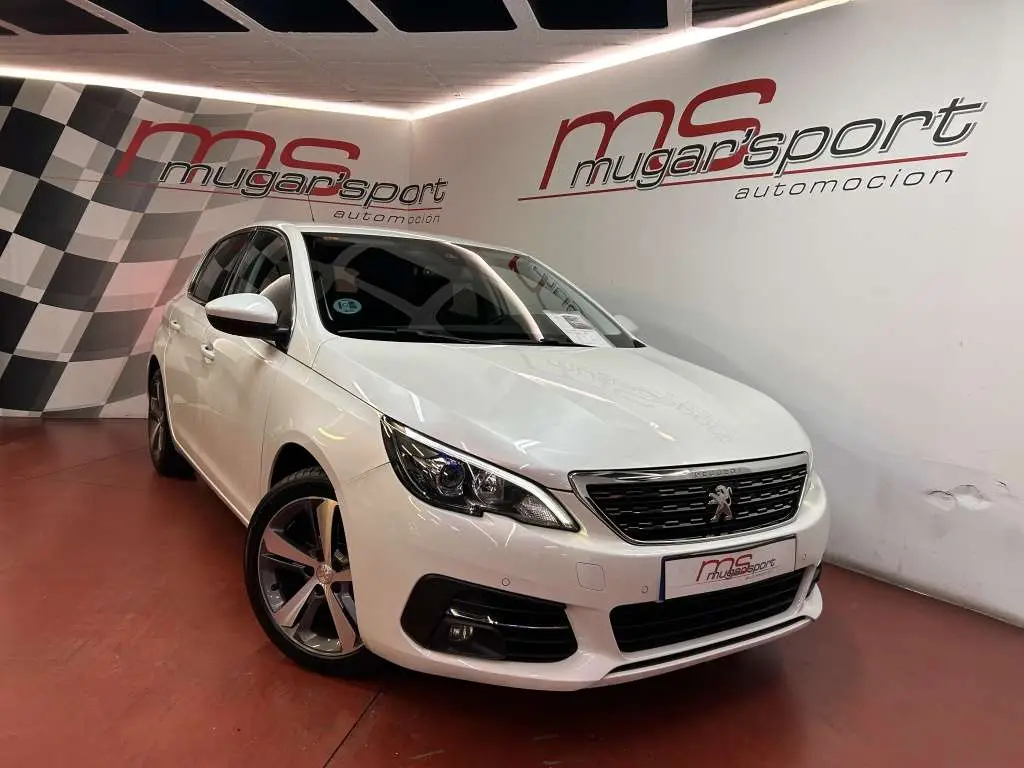 Photo 1 : Peugeot 308 2019 Petrol