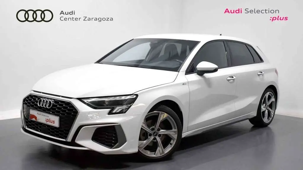 Photo 1 : Audi A3 2023 Essence