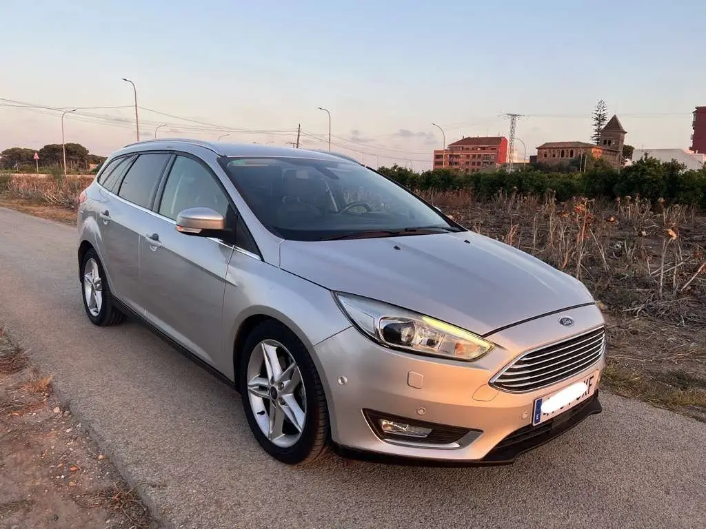 Photo 1 : Ford Focus 2017 Diesel