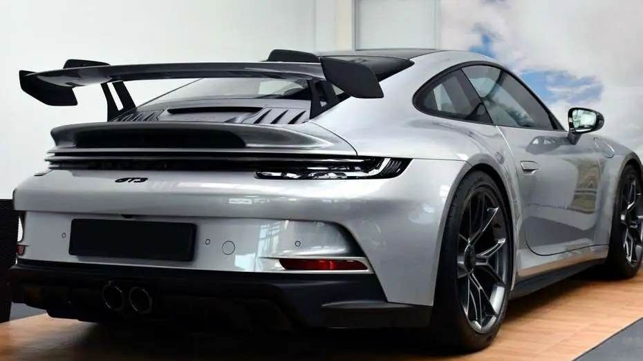 Photo 1 : Porsche 992 2023 Essence