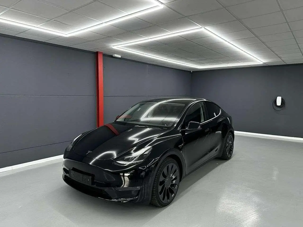 Photo 1 : Tesla Model Y 2022 Electric