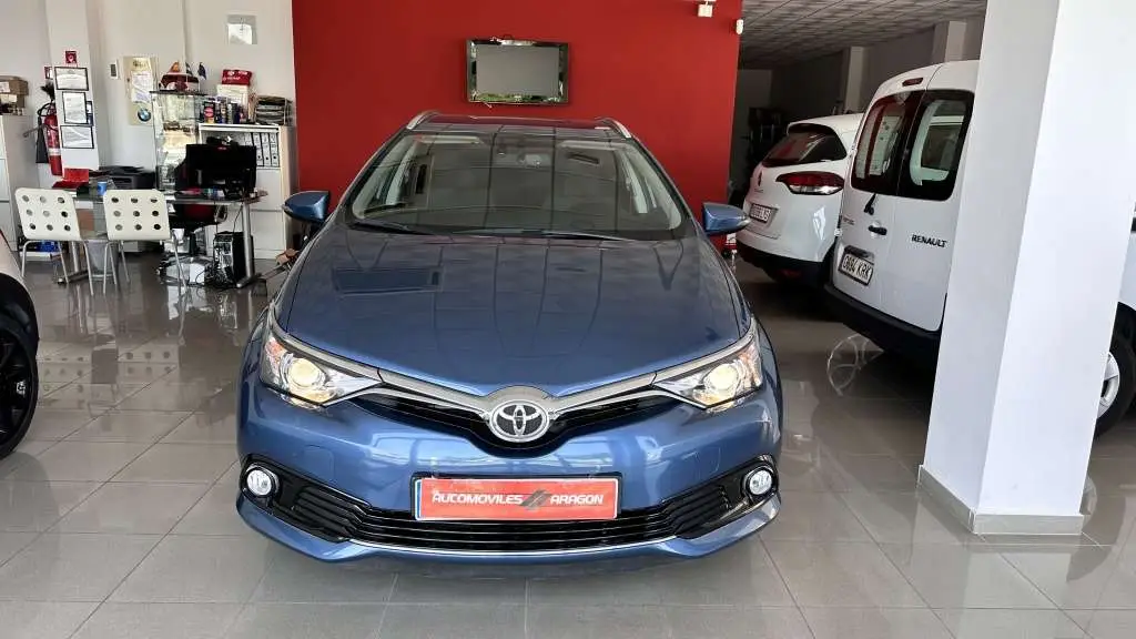 Photo 1 : Toyota Auris 2016 Essence