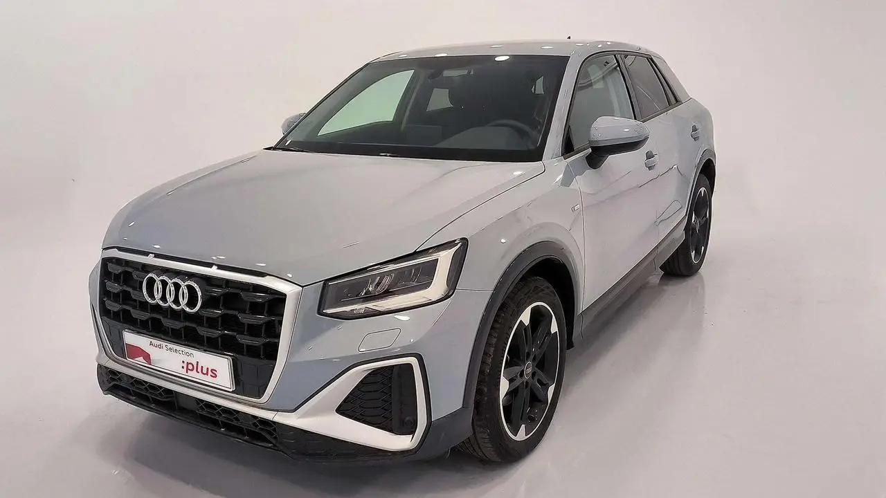 Photo 1 : Audi Q2 2024 Essence