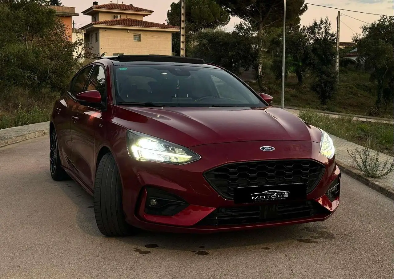 Photo 1 : Ford Focus 2019 Petrol