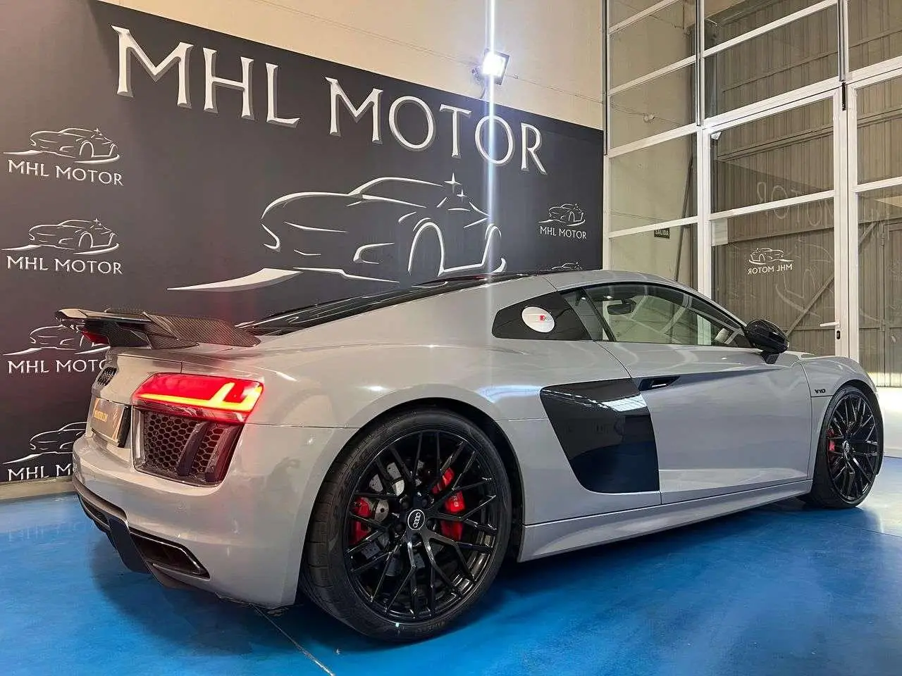 Photo 1 : Audi R8 2017 Petrol