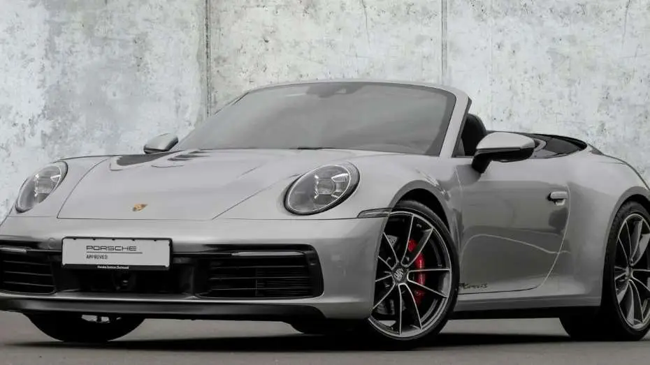 Photo 1 : Porsche 992 2022 Essence